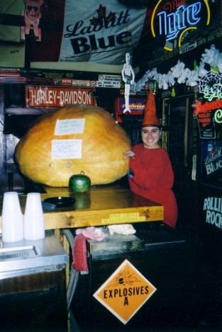 Amy & 350lbs Pumpkin 2002